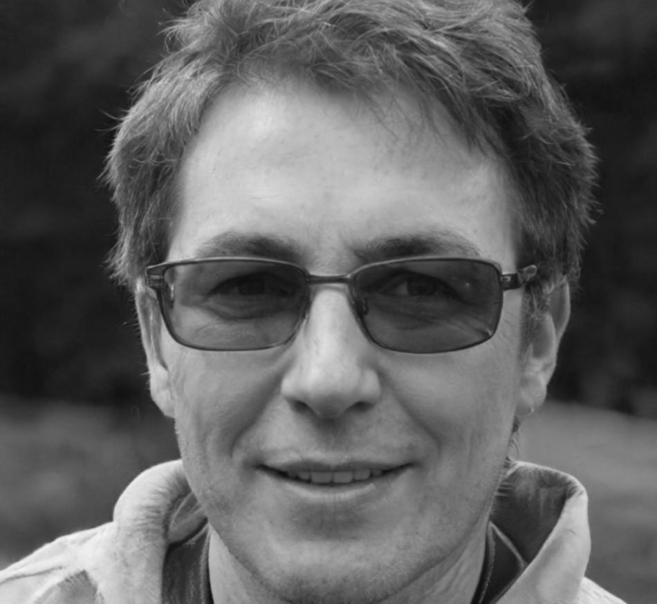 Webinar-Moderator Benedikt Holzhausen
